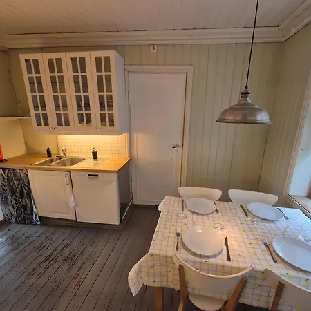 Apartamento I Autentisk Bergenshus Med Unik Utsikt Og Privat Hage Bergen